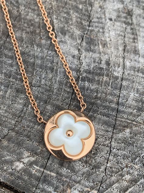 louis vuitton color blossom pendant.